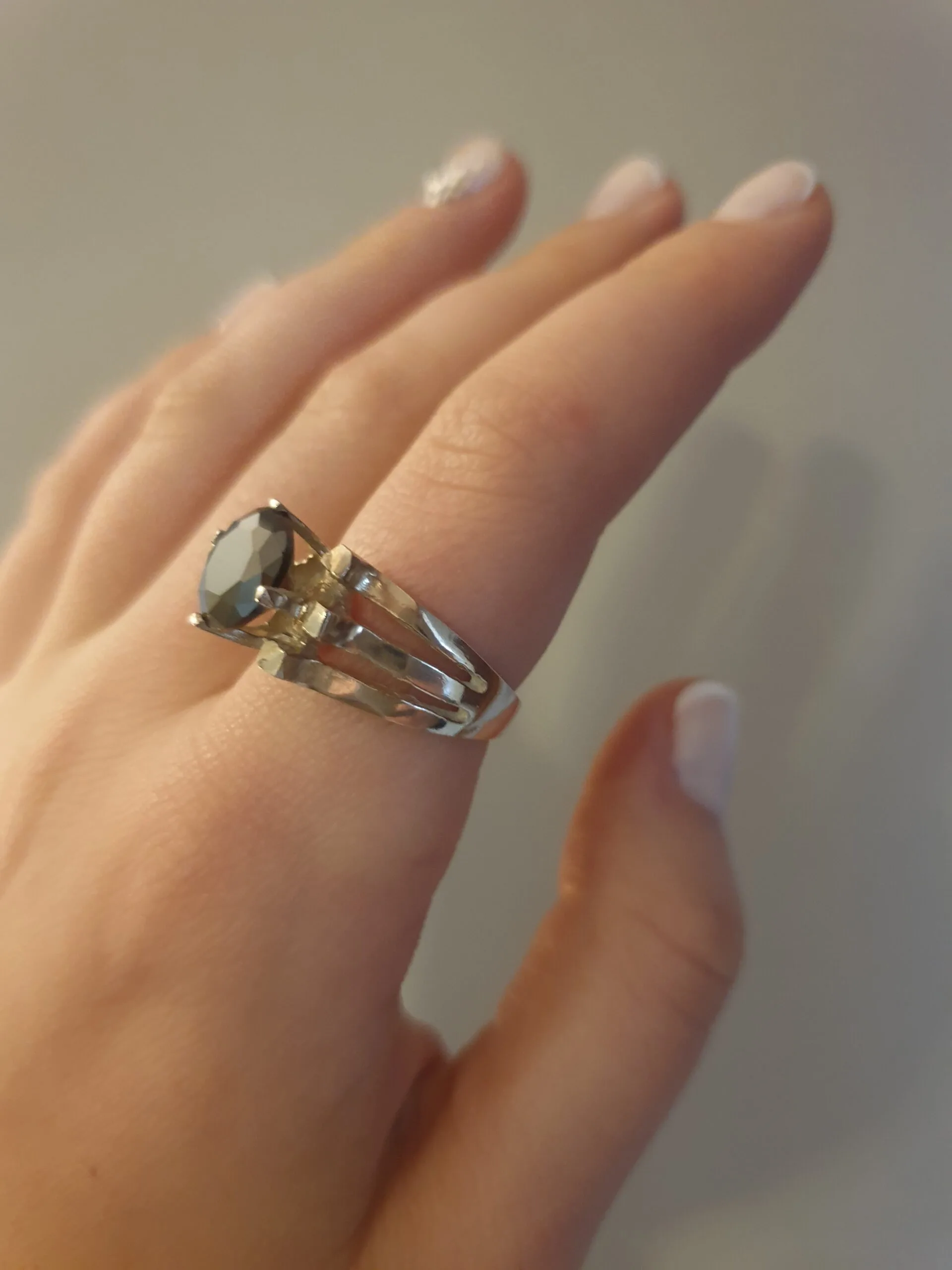 Anillo de Plata con piedra Negra