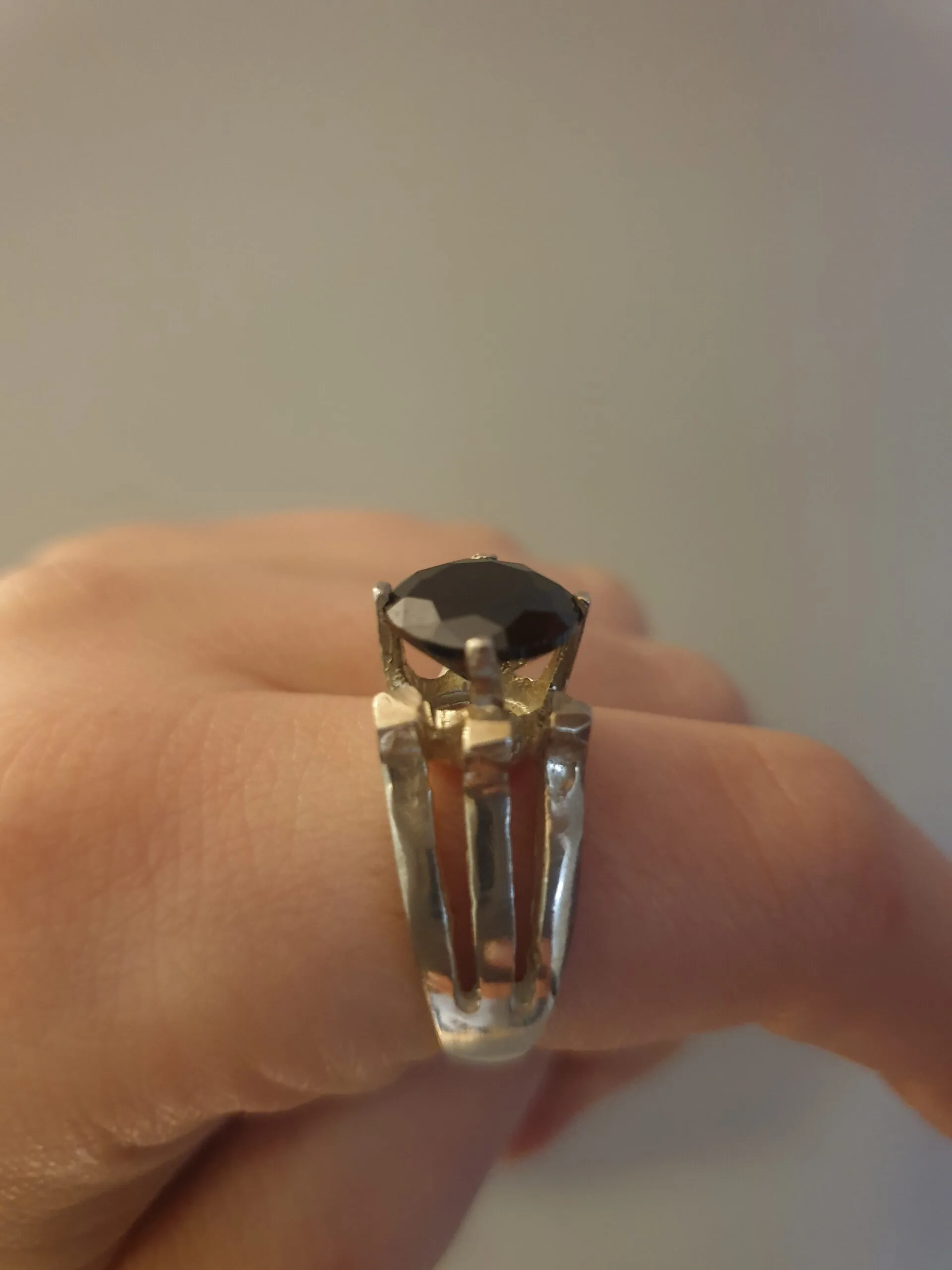 Anillo de Plata con piedra Negra