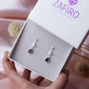 zarcillos de gota y estrellas verde esmeralda