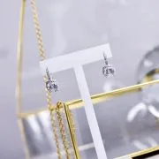 Importante argolla brisura con cubic cuadrado y microcubics