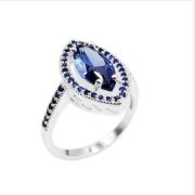 Anillo de Plata ovalado cubic azul