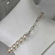 Pulsera perla de rio con eslabón forcet