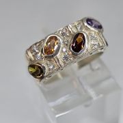 Anillo martille de plata con cristales ovalados de colores