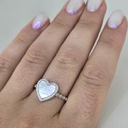 Anillo bolitas y corazón tonalidad plata rodinada