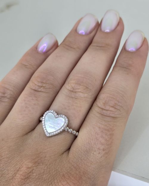 Anillo bolitas y corazón tonalidad plata rodinada