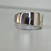 Anillo importado plata lisa y microcubics