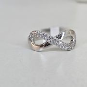 Anillo infinito plata rodinada cubics