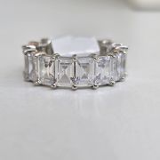 Anillo entero ocn cubics cuadrados cristal blanco