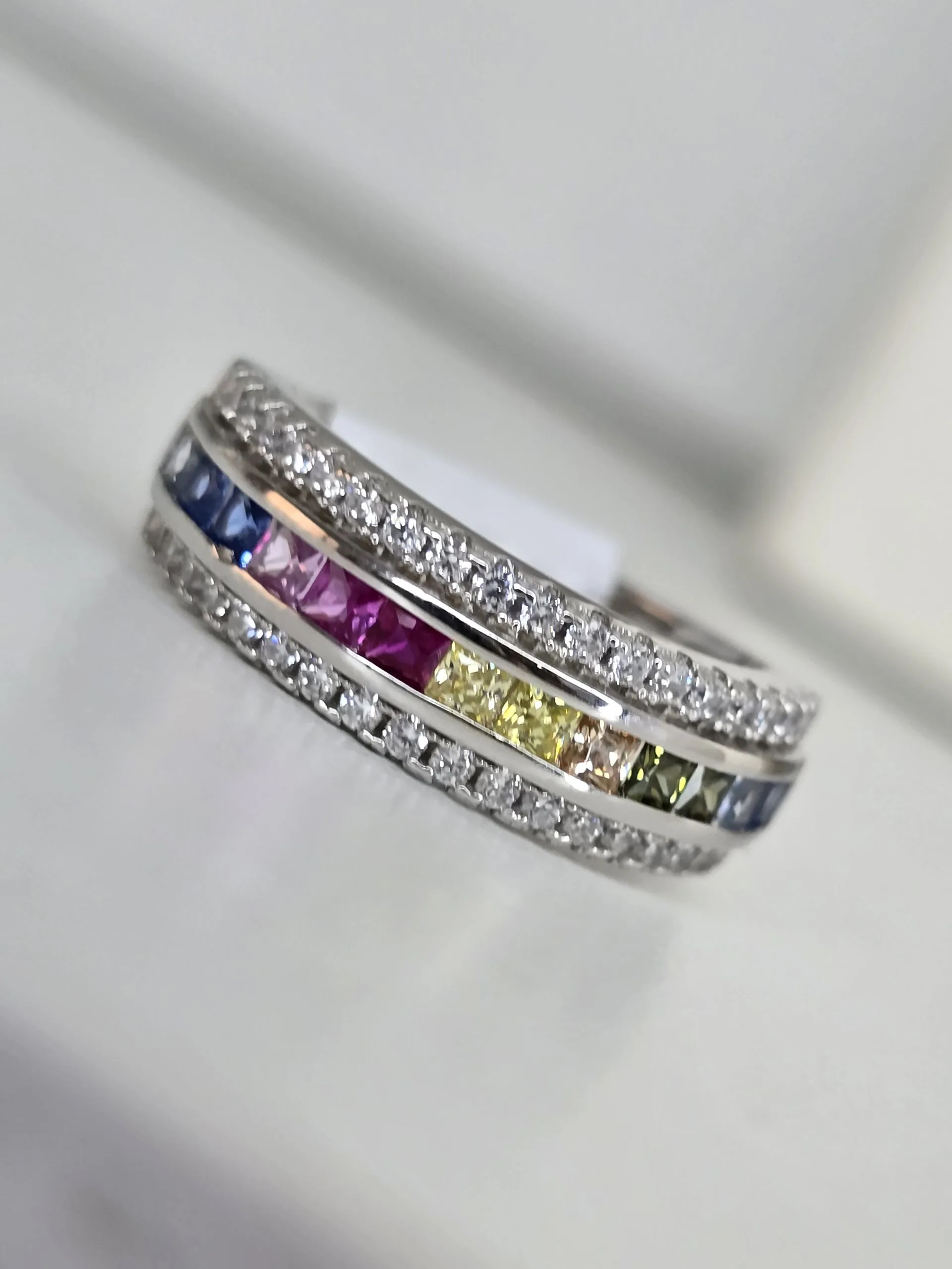 Anillo colores importado plata rodinada