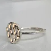 Anillo liso martillado circular