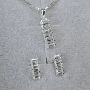 Conjunto aros más cadena de plata con dije barra de luz cubics