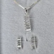 Conjunto aros más cadena de plata con dije barra de luz cubics