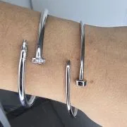 Esclava abierta clavo plata rodinada