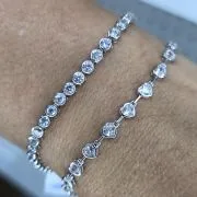 Pulsera de cubic corazones