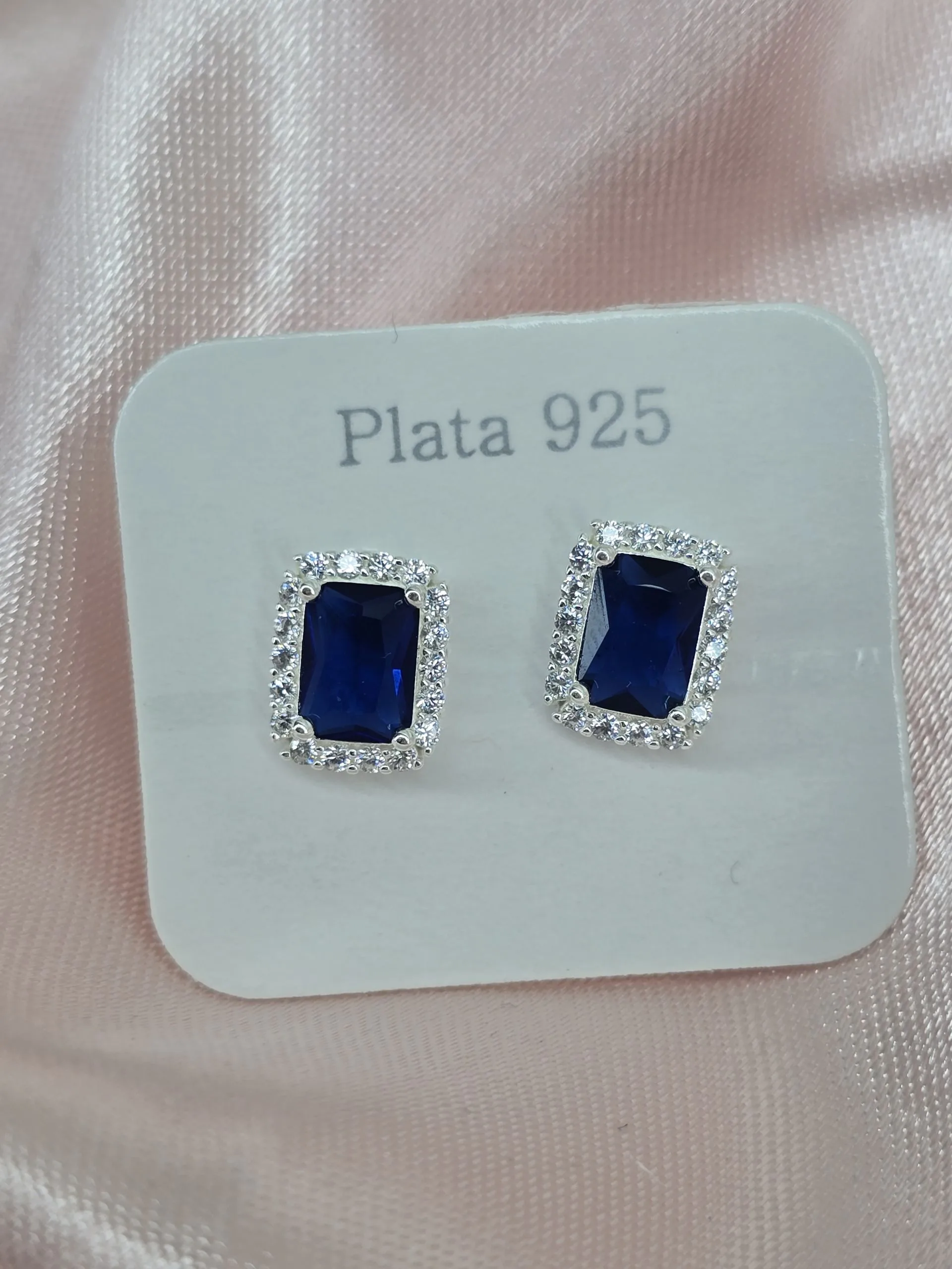 Aros cuadrados azules de cubics