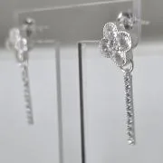 Zarcillos arargados de flor