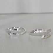 Anillo de plata de los abrazos con cubics REGULABLE