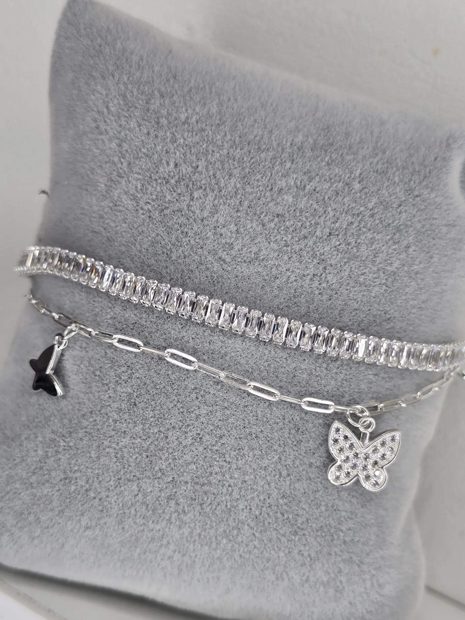 Pulsera doble con eslabon tenis y forcet con dijes mariposas PLATA 925