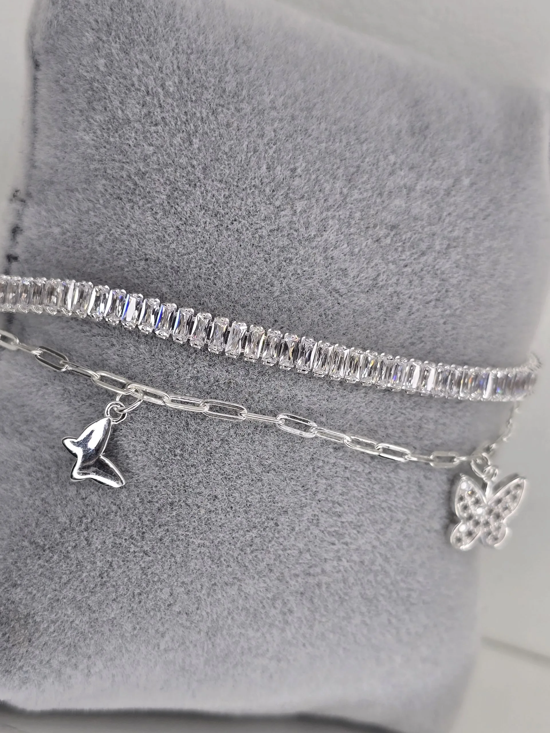 Pulsera doble con eslabon tenis y forcet con dijes mariposas PLATA 925