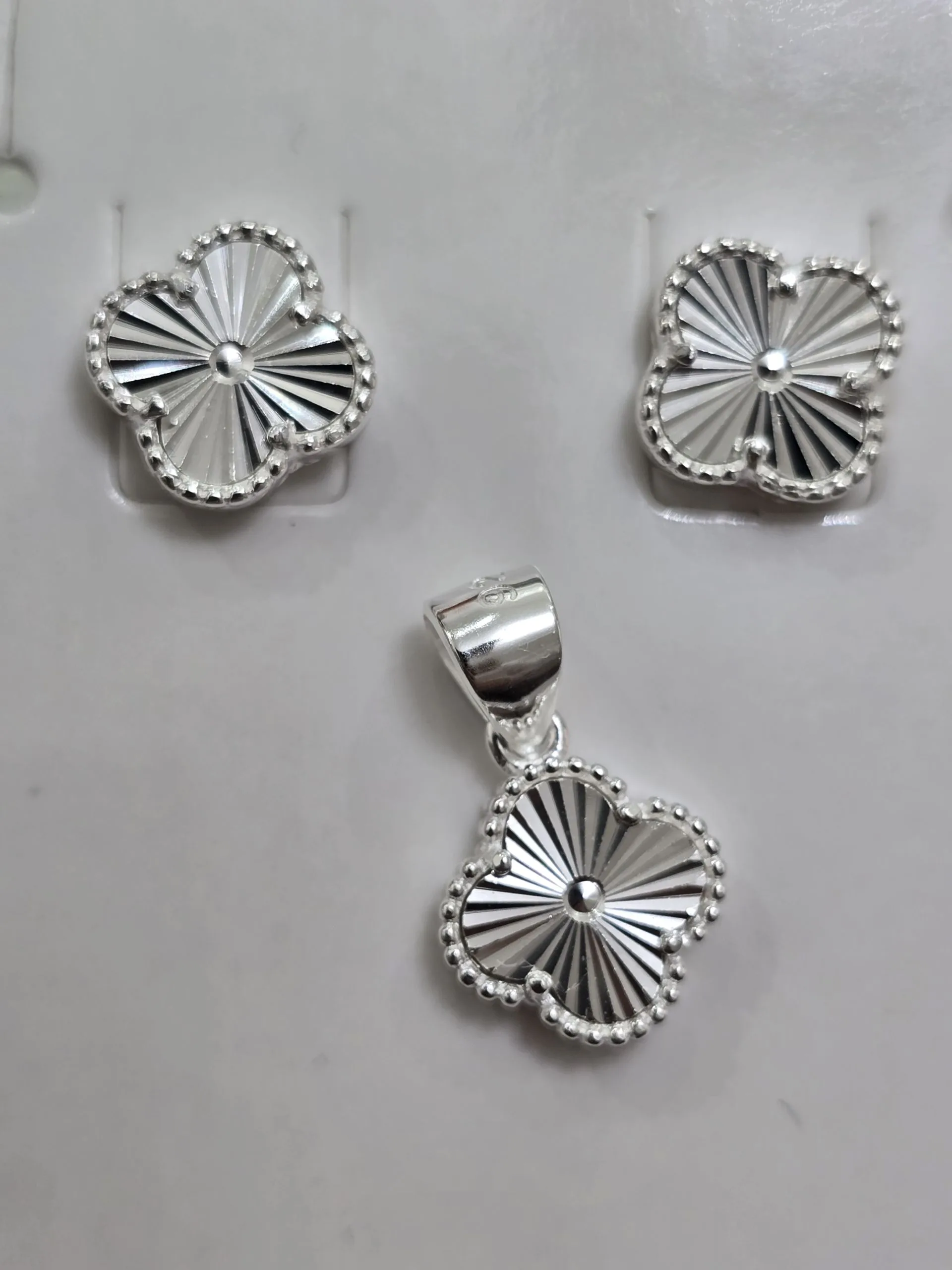 Conjunto estilo van cleef de plata dije más aros