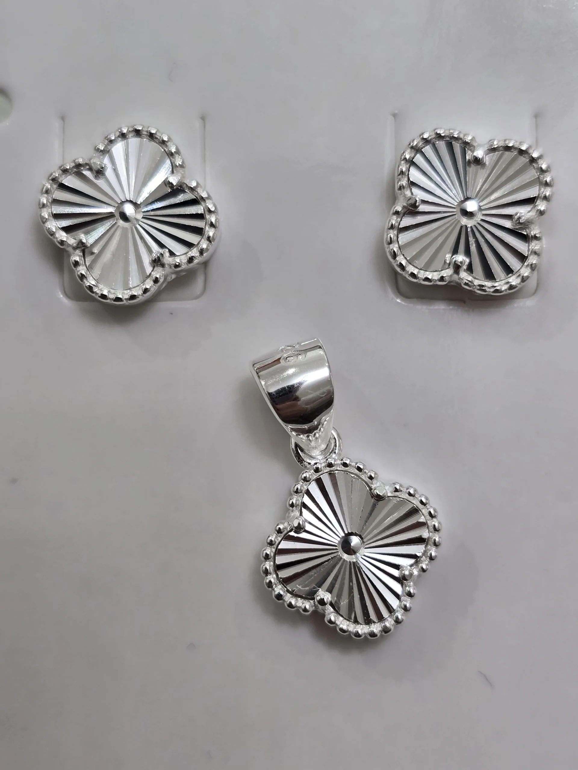 Conjunto estilo van cleef de plata dije más aros