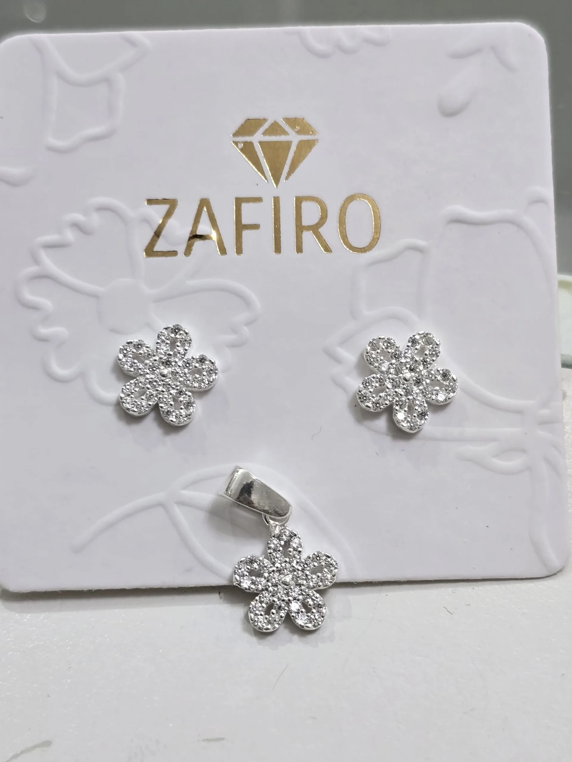 Conjunto de aros más dije FLOR con MICROcubics PLATA