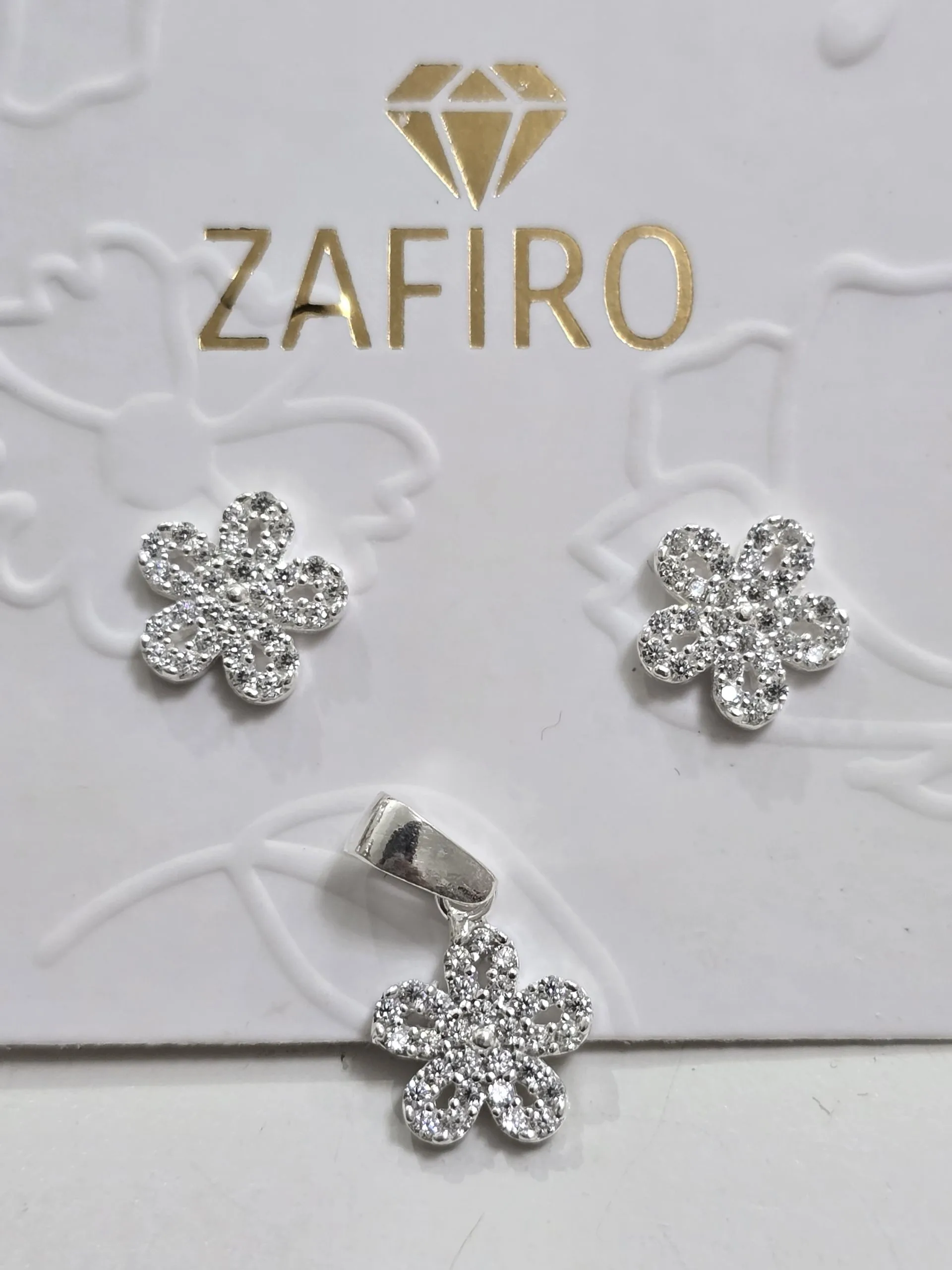 Conjunto de aros más dije FLOR con MICROcubics PLATA