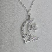 Cadena de plata con dije estrellas y luna