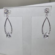Conjunto Aros largos más dije calado punto luz y microcubics