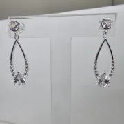 Conjunto Aros largos más dije calado punto luz y microcubics
