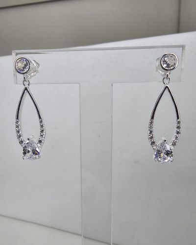 Conjunto Aros largos más dije calado punto luz y microcubics