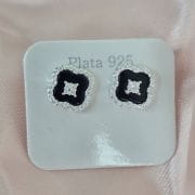zarcillos de flor negros plata pasantes