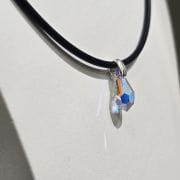 Gargantilla de caucho con cristal ab swarovski