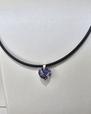 Caucho con cristal swarovski 10mm corazón tonalidad tuquesa y lila