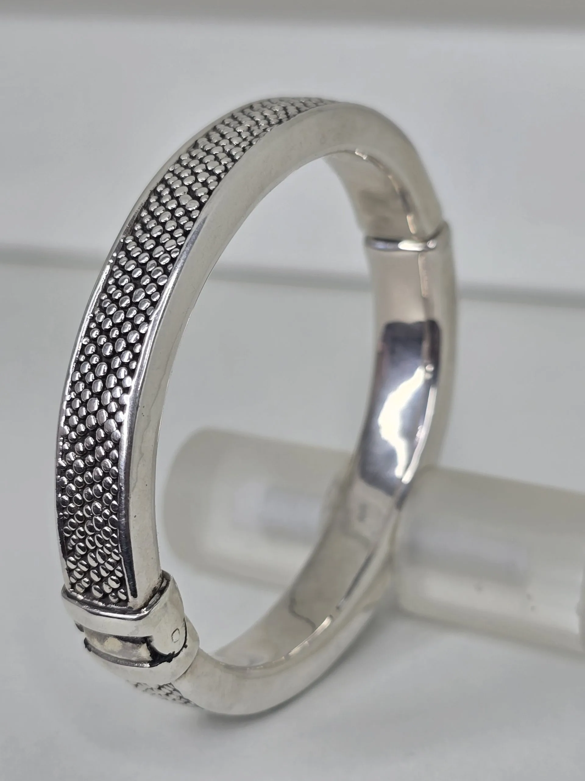 Esclava de plata inflada con electroformatura