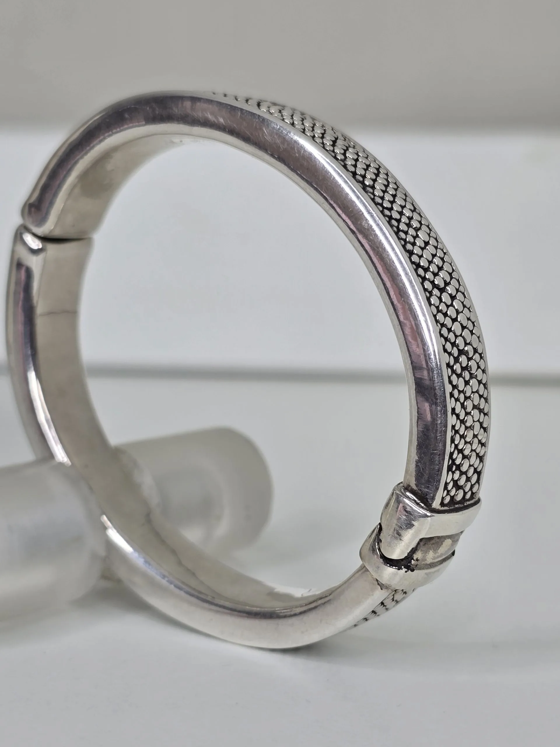 Esclava de plata inflada con electroformatura