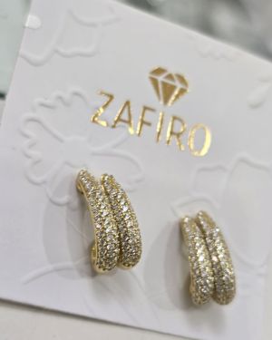 Aros media argolla dorada con pave pasantes