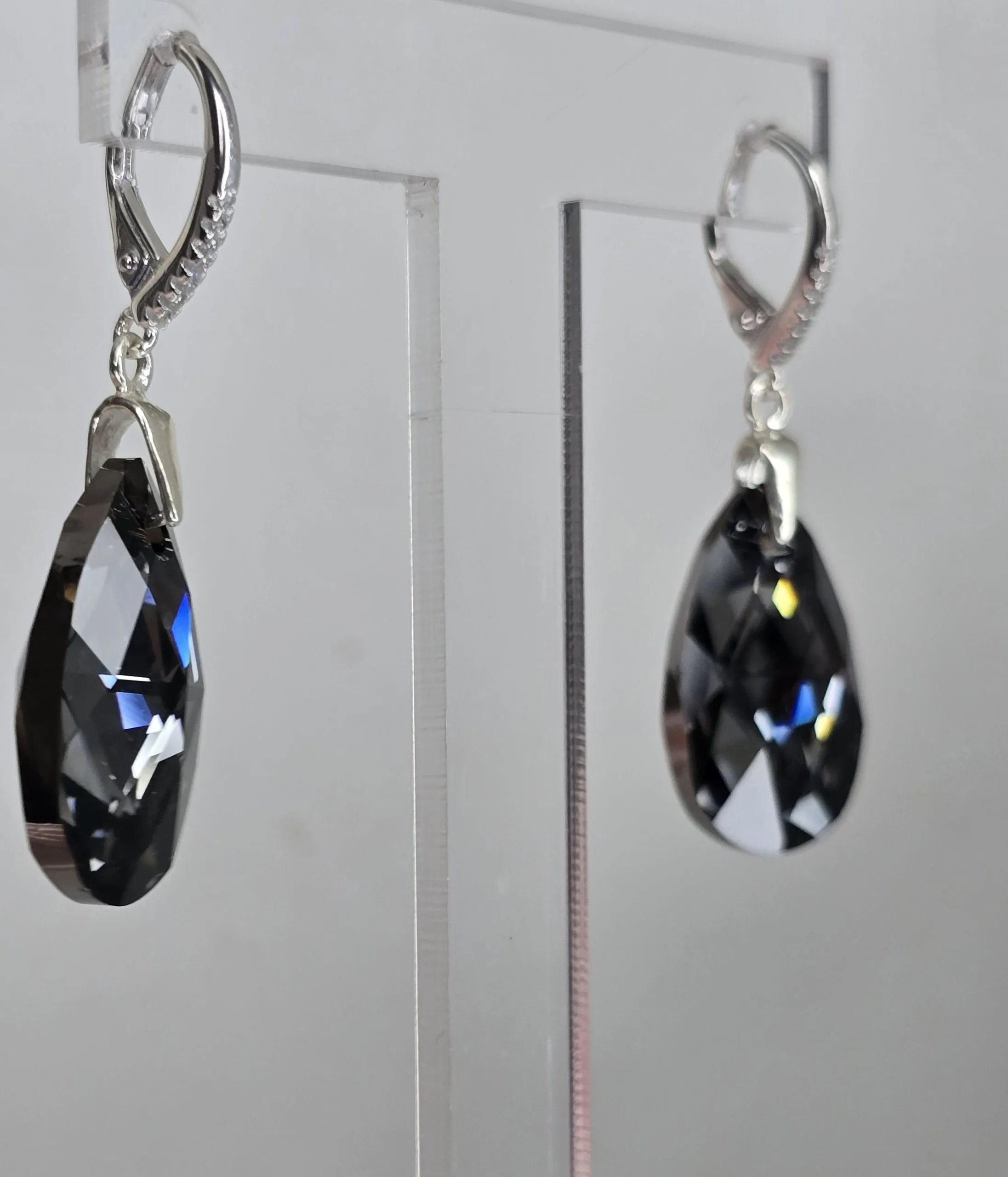 Aros gota 16 mm gris humo cristal