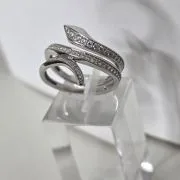 Anillo importado plata rodinada cruzado