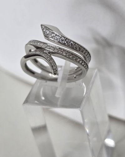 Anillo importado plata rodinada cruzado