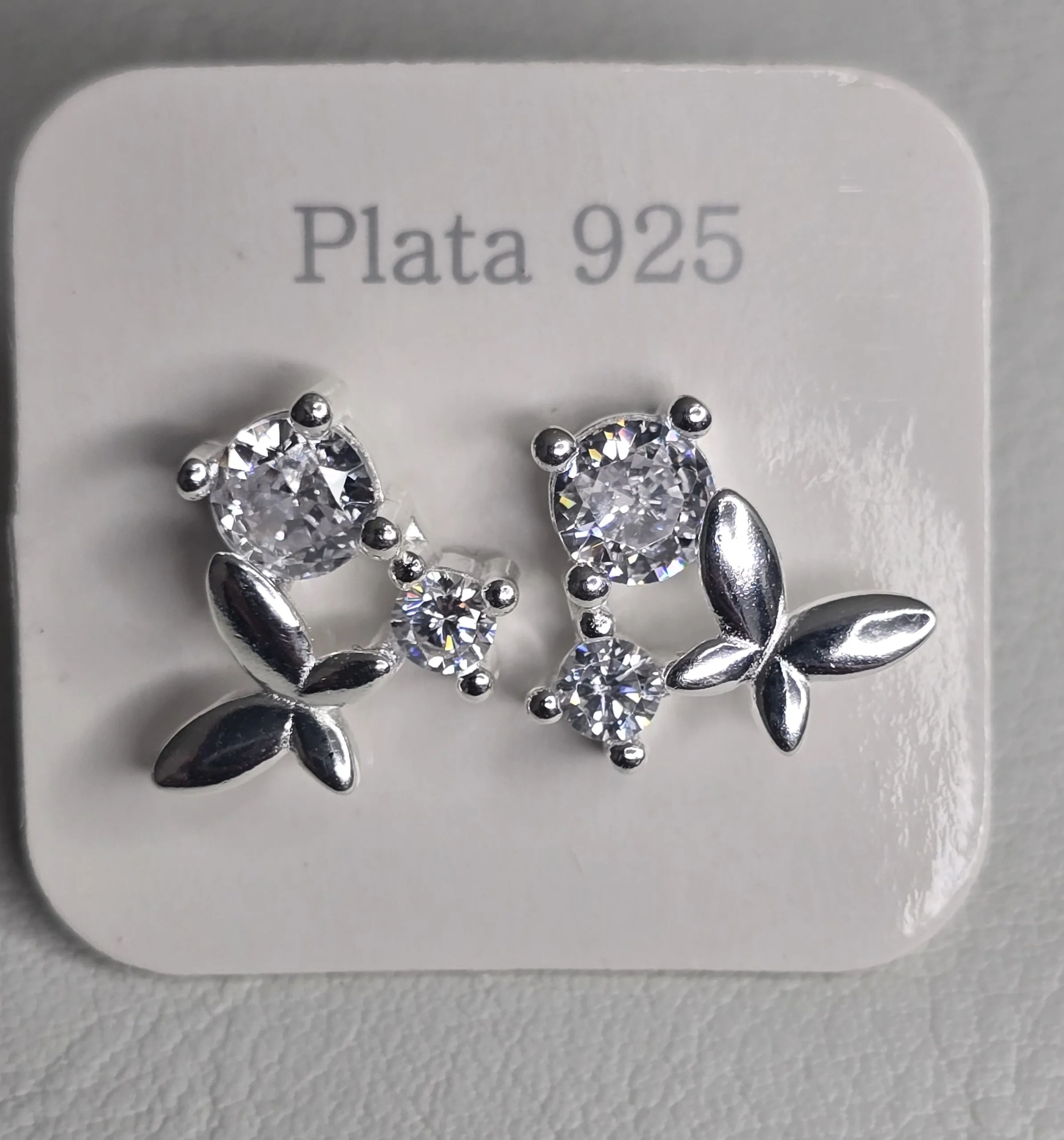 Aros pasantes mariposa y puntos de luz