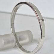 Esclava lisa de plata con traba de seguridad