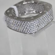 Anillo cuadrado ancho con cubics encimados plata rodinada