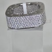 Anillo cuadrado ancho con cubics encimados plata rodinada