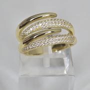Anillo calado rodinado con baño gold abierto liso y pave