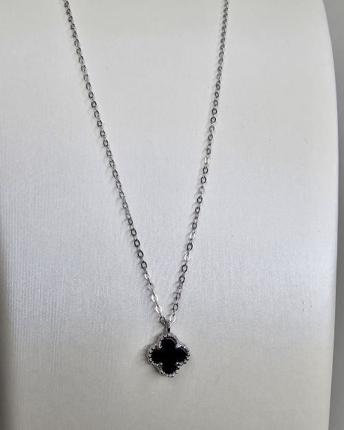 Cadena Plata rodinada con dije van cleef negro