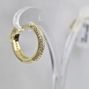 Argollas doradas con traba seguridad y pave