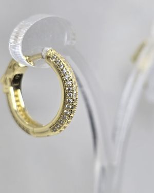 Argollas doradas con traba seguridad y pave