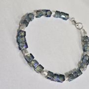 Pulsera con cristales cuadrados y oval rayado plata