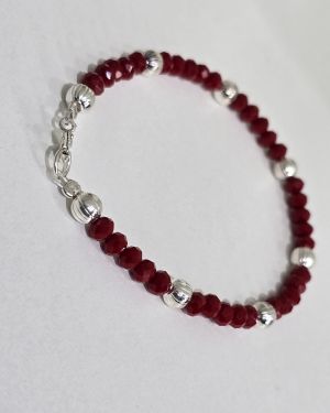 Pulsera Cristal roja con bolas de plata rayadas